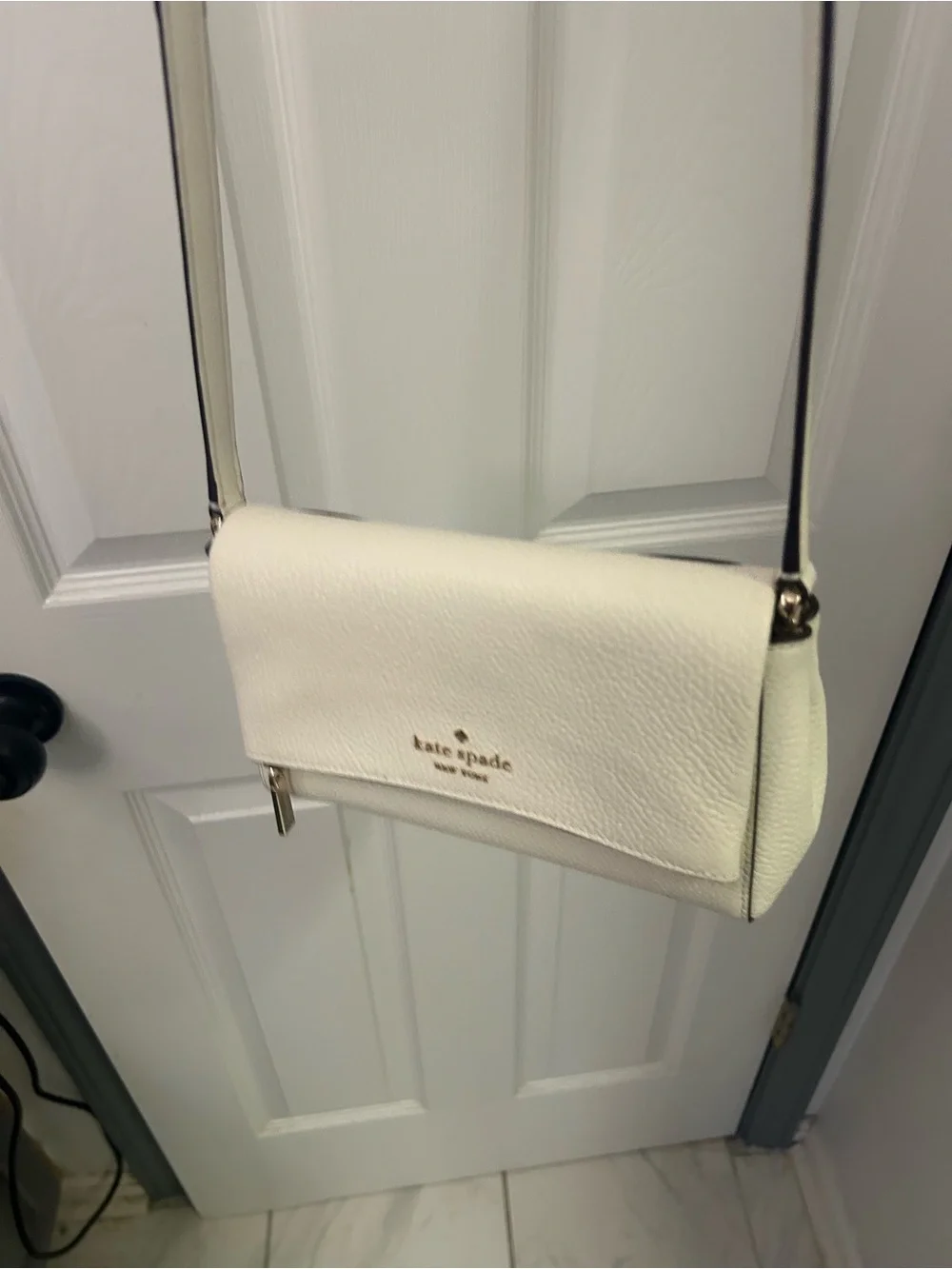 NWOT KATE SPADE MERINGUE pebbled leather crossbody bag.